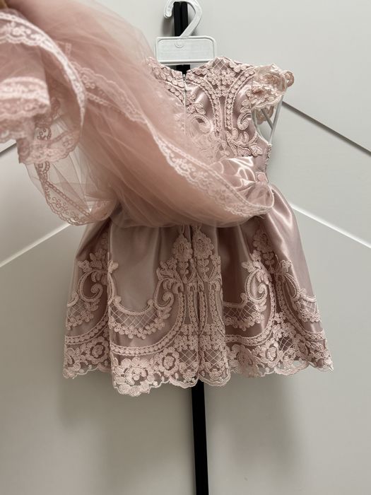 Платье на новорожденную девочку