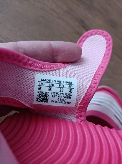 Детски сандали и маратонки Adidas за момиче