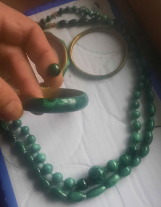 Малахит гривни гердани