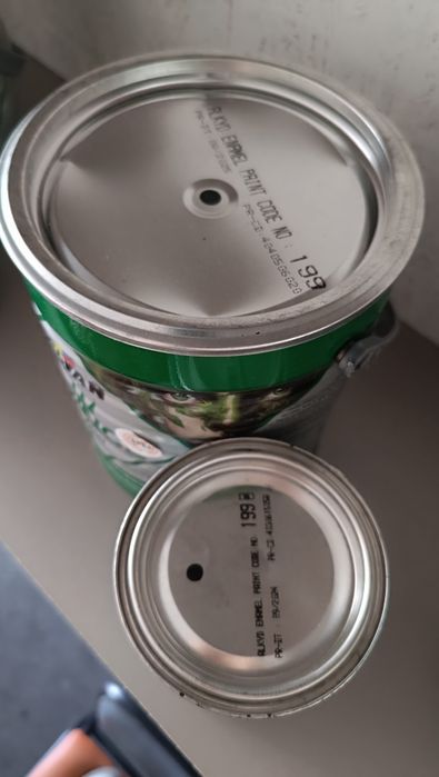 Продам краски лаки и растворители