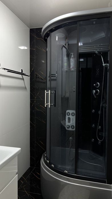 SROCHNO kvartira sotiladi Sergeli-4 3/2/5