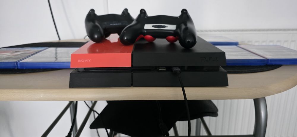 Playstation 4 1Tb plus 6 jocuri