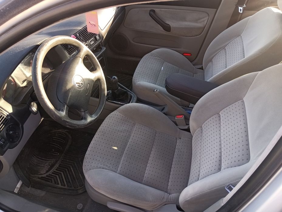 Голф 4 1.6 с газ на части