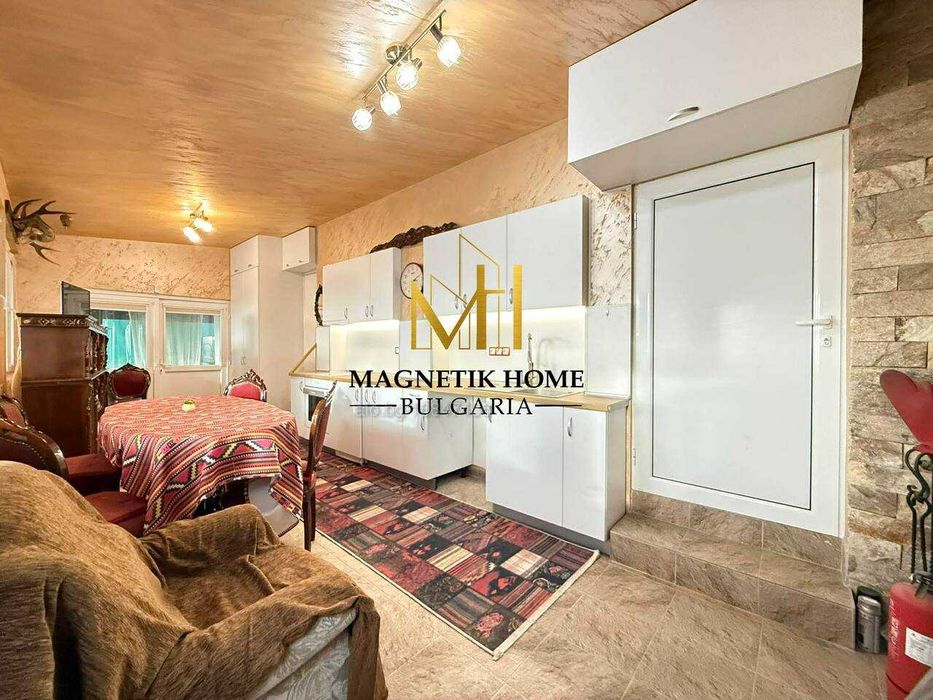 Дава се под наем Етаж от къща в Бургас, Ветрен - 101 кв.м за 648.21 € - Снимка #3