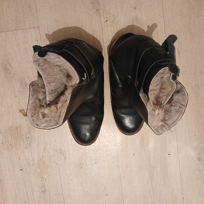 Продам унты в нормальном состояний