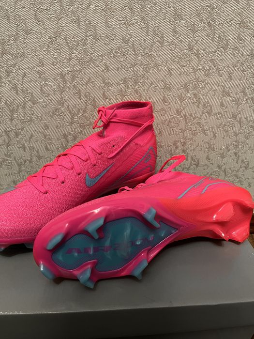 Футбольные бутсы