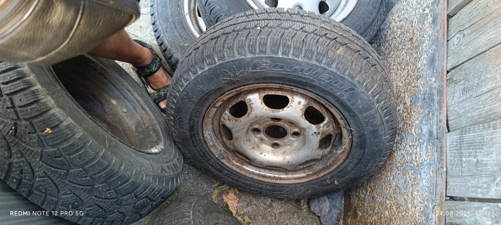 Продавам зимни гуми 175/70/13