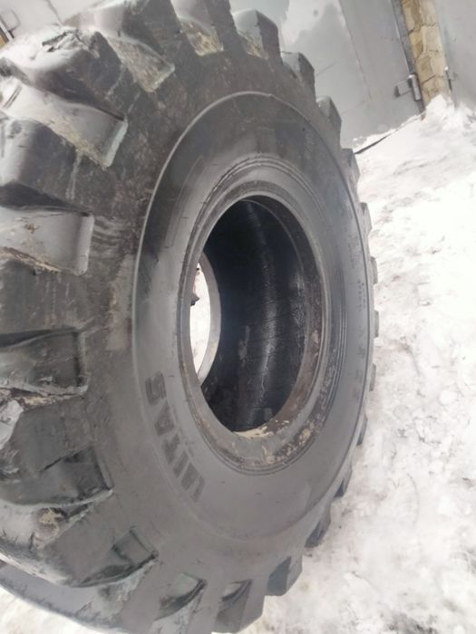 Шина 23.5 - 25 на погрузщик.