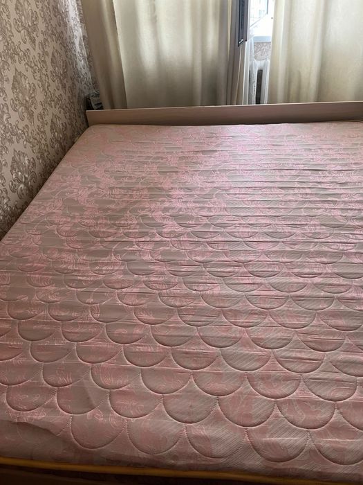 кровать для спальни