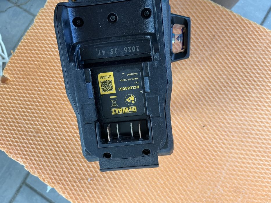 Vind laser Dewalt DCLE34031 nou neutilizat 2025 doar corp fara acumulator