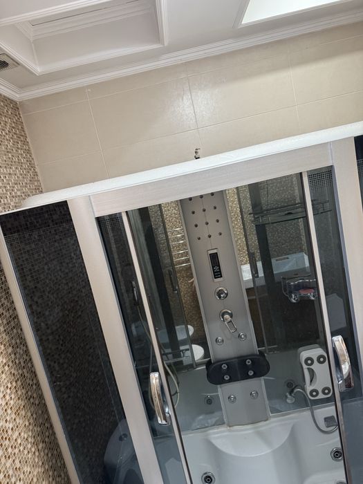 Душ кабина с гидромассажем