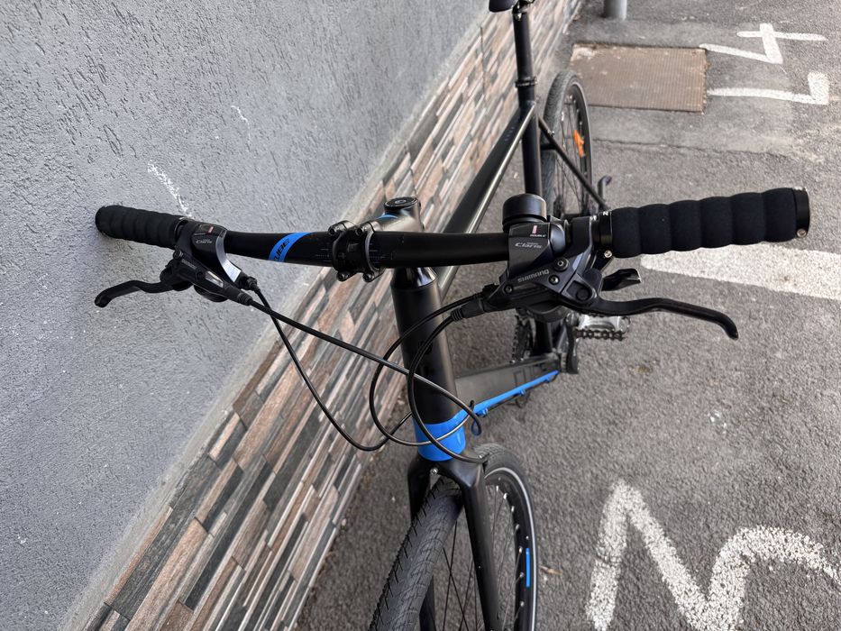 Bicicleta trekking de oras Cube SL Road Race 28