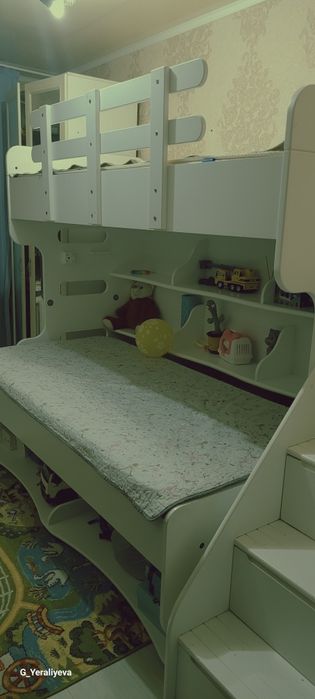 детская двухярусная кровать-трансформер