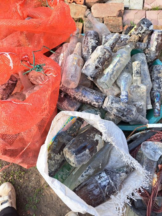 Отдам бутылки даром