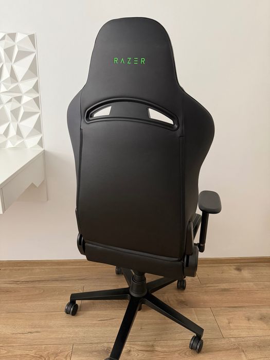Scaun gaming Razer Enki