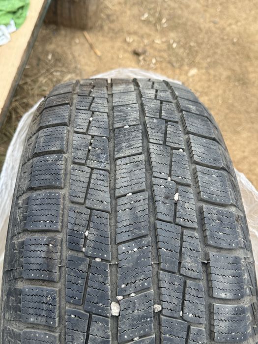 Шины размер 215/55 R17 липучка 4 шт
