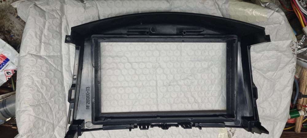 Рамка 9инча за хонда сивик и  rav 4