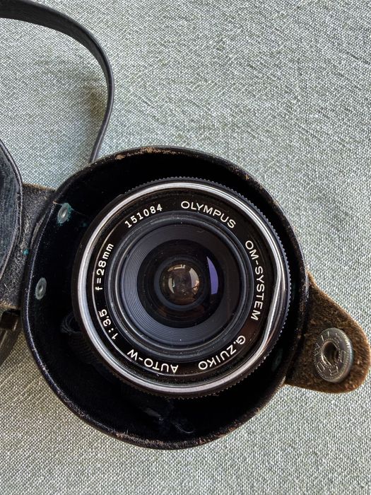 Olympus OM1 plus Zuiko 50mm f.1.8 , aparat foto pe film