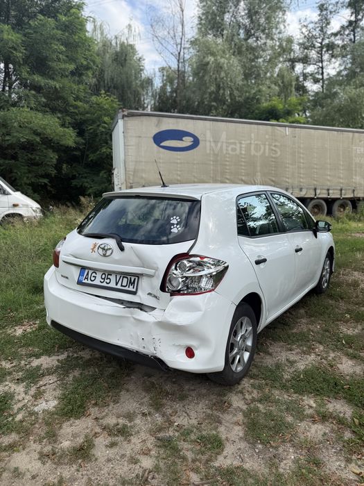 TOYOTA Auris 2011 — imagine 4