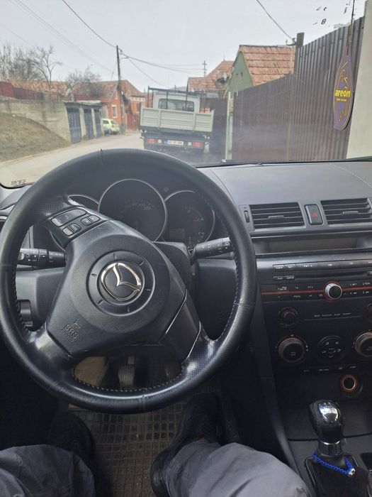 MAZDA 3 0 — imagine 5