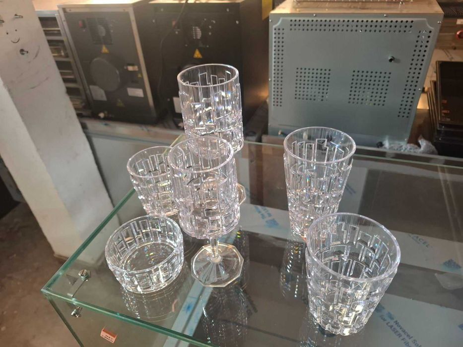 Чаши от поликарбонат за басейни и мокри барове