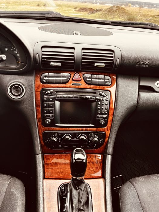 Mercedes C180 Kompressor CITITI DESCRIEREA