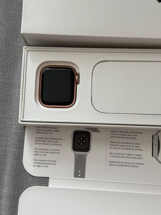 Apple watch SE Rose Gold