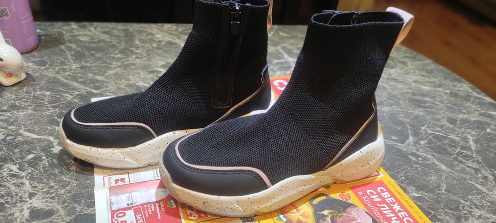 Зимни боти Зара.