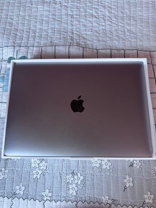 Apple Macbook Air 13 M1 8/256 Silver yangi йокс 100%