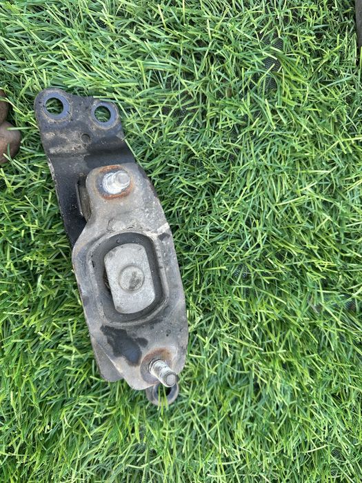 Подушки двигателя Nissan j 32