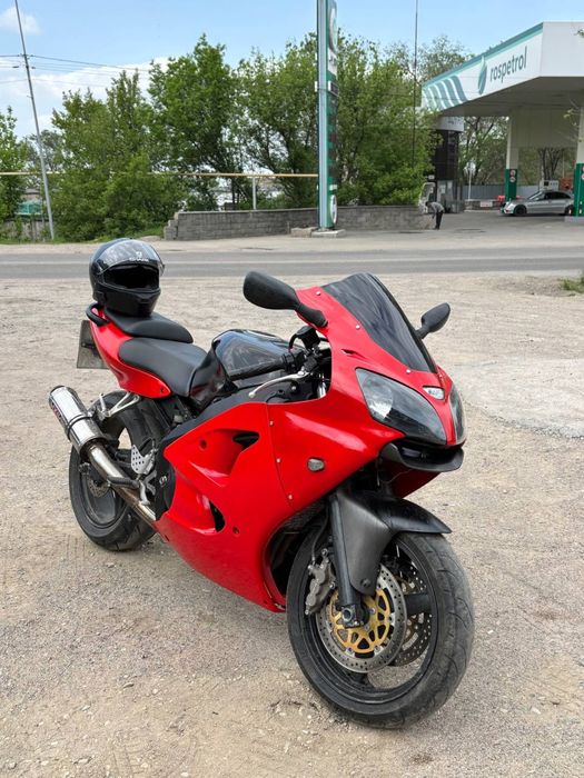 Kawasaki zx6r ninja 2000г