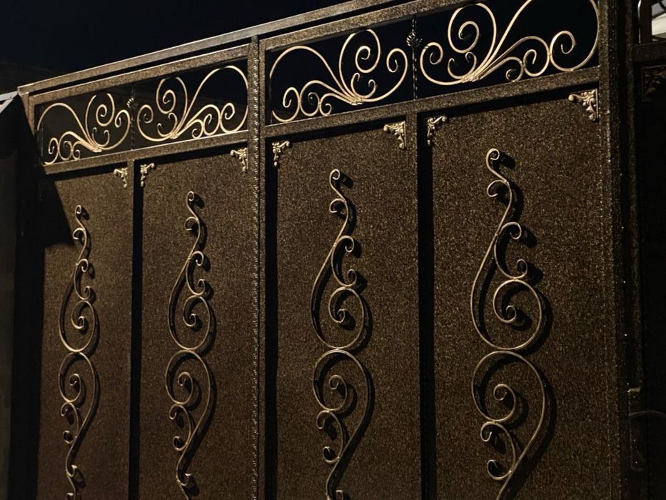 Покраска ворот и дверей