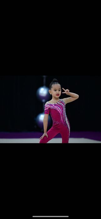 Срочно продается гимнастический купальник