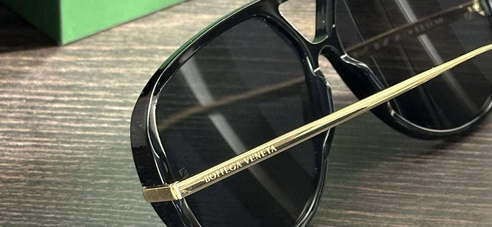 Bottega veneta очила