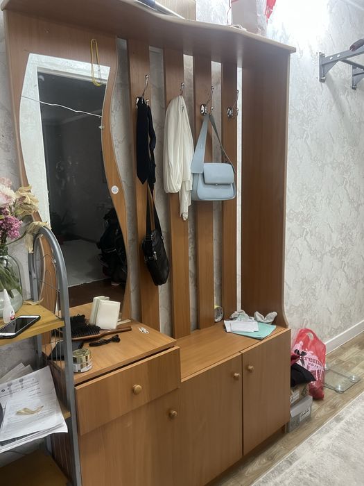 Кухонный гарнитур, прихожая