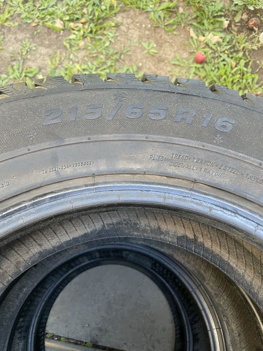 Продам комплект зимних шипованных колес