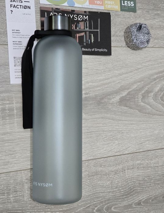 Sticlă de apă LARS NYSØM 1L – Tritan ultraușor, etanș, cu 2 capace