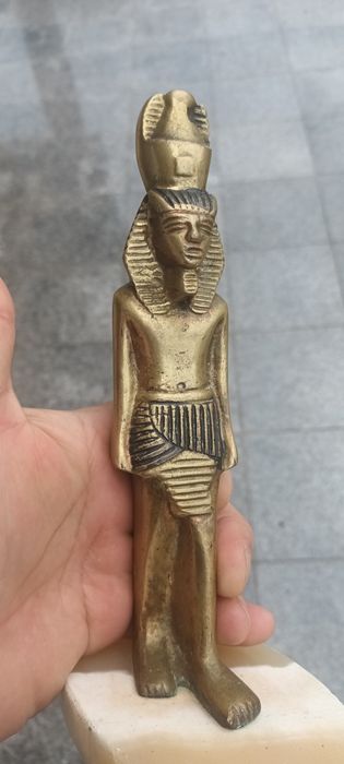 Statuie din Bronz pe soclu din marmură