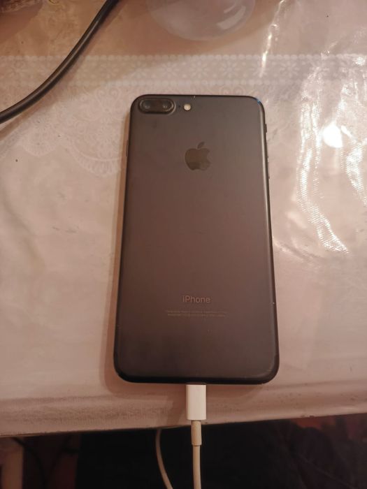 Продам Айфон 7 + 32гб