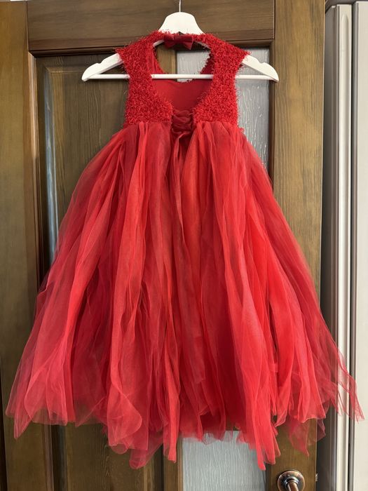 Шикарное платье на девочку