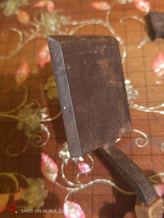 Продам кухонные  топор и отбиватель мяса