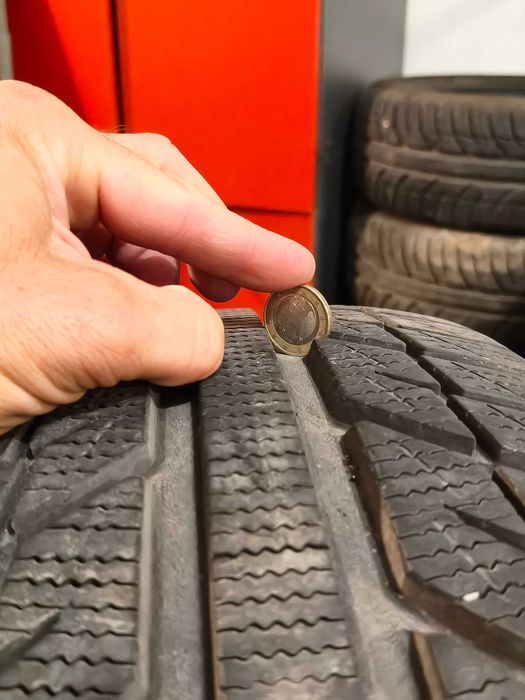 Гуми 215/60/16 Toyo Snowprox
