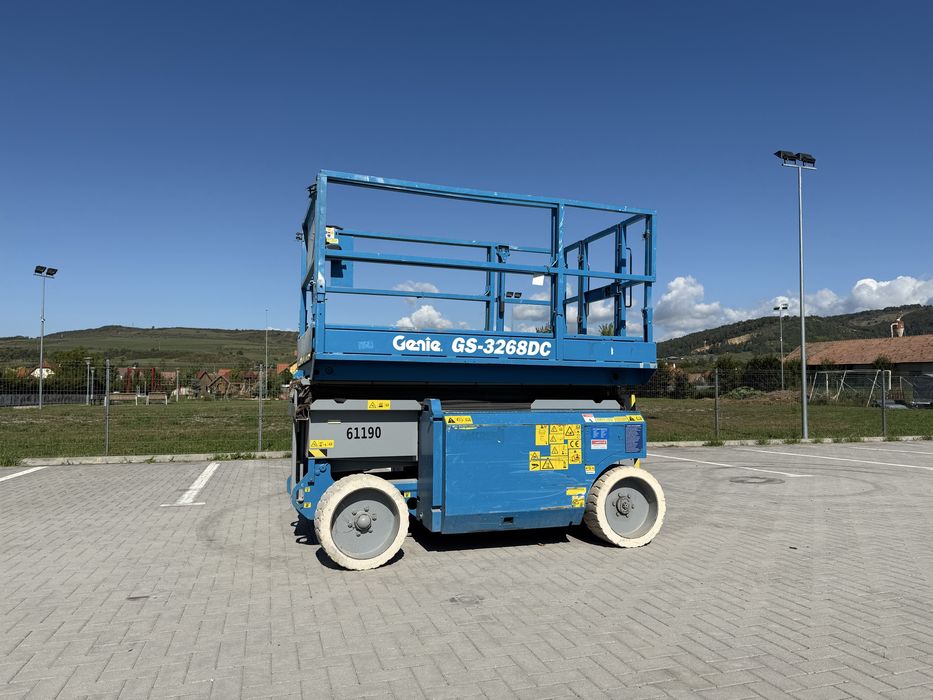 De inchiriat nacela electrica Genie GS3268DC