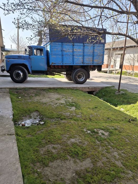 Zil 138 sotiladi