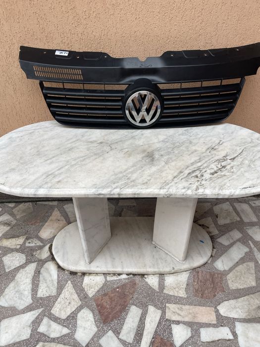 Grila Bara Fata Volkswagen Transporter T5 2,5 Tdi An 2008 7H0807101