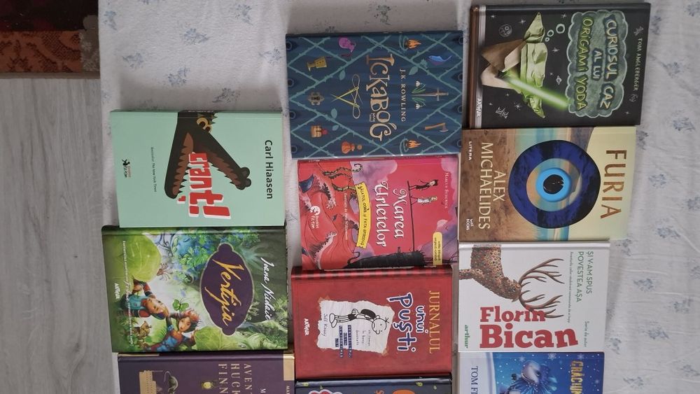 Vând aceste cărți