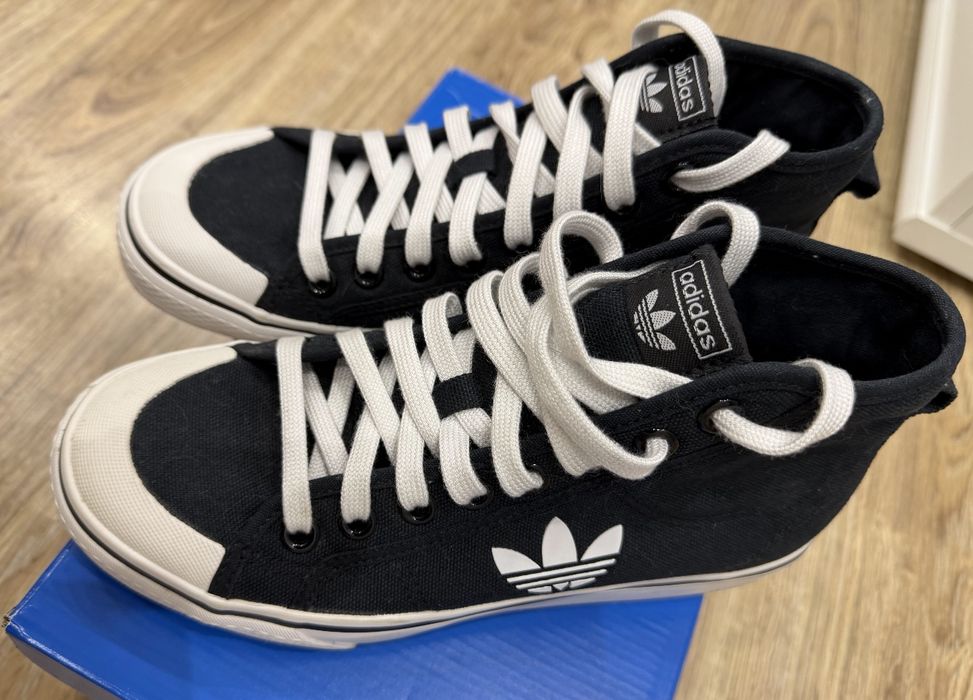 Кроссовки от adidas