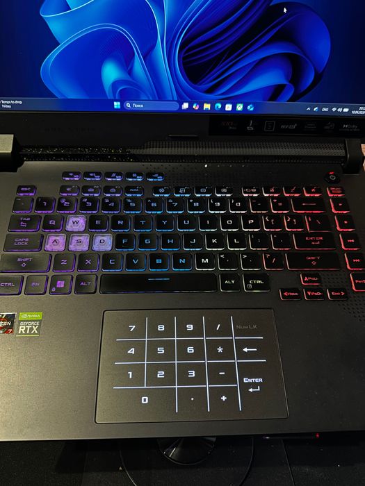 ASUS ROG Strix G15 G513RM/ 300 hz / Ryzen 7 6800H / RTX 3060 / 16GB / 1TB SSD /