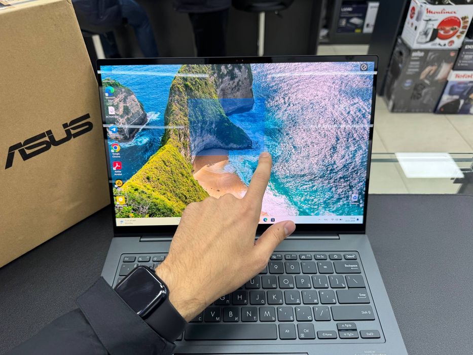 Asus zenbook kampyuter ideal holatda  aybi yo'q