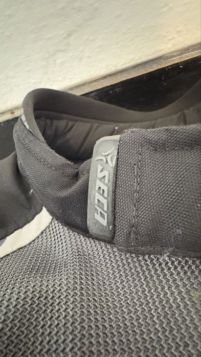 Мото яке SECA Airflow (Размер XXL) – С летни мрежести панели и AA защита